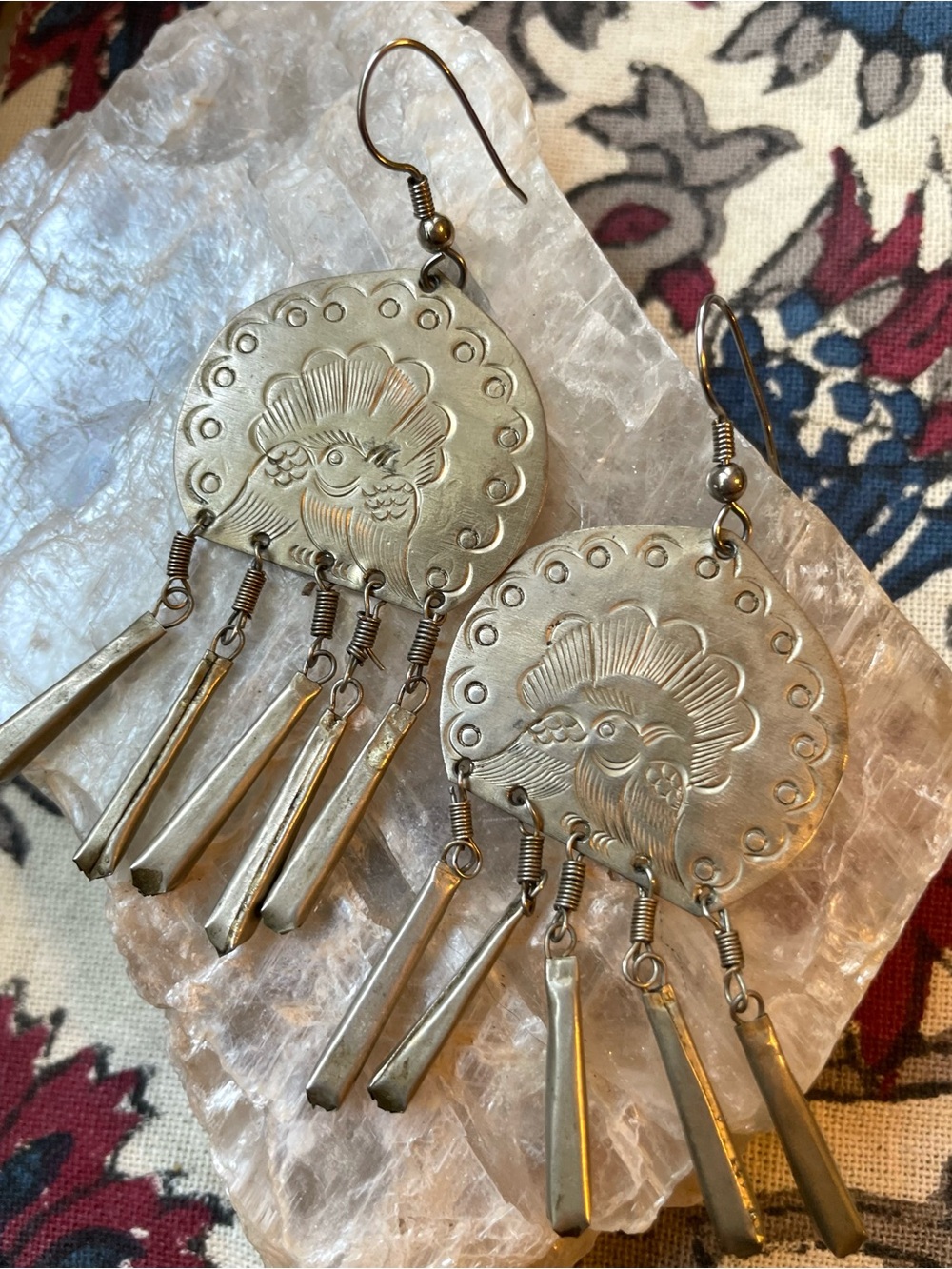 Vintage 70βs Handmade Silver-Tone Boho Peacock Dangle Earrings - Picture 5 of 6